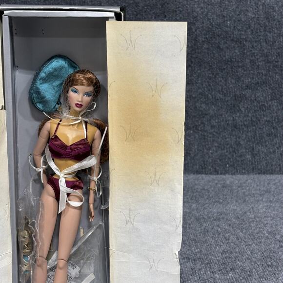 Jason Wu Fashion Royalty Doll Limited Edition Kyori Sato Skin‎ Is In Boxed COA - Picture 3 of 13